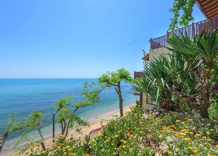 Morski Briag מלון 3*